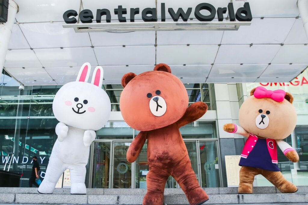 3 คาแรคเตอร์ Line Friend หน้าเซ็นทรัลเวิลด์