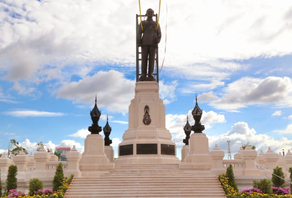 พระบรมราชานุสาวรีย์ รัชกาลที่ 9