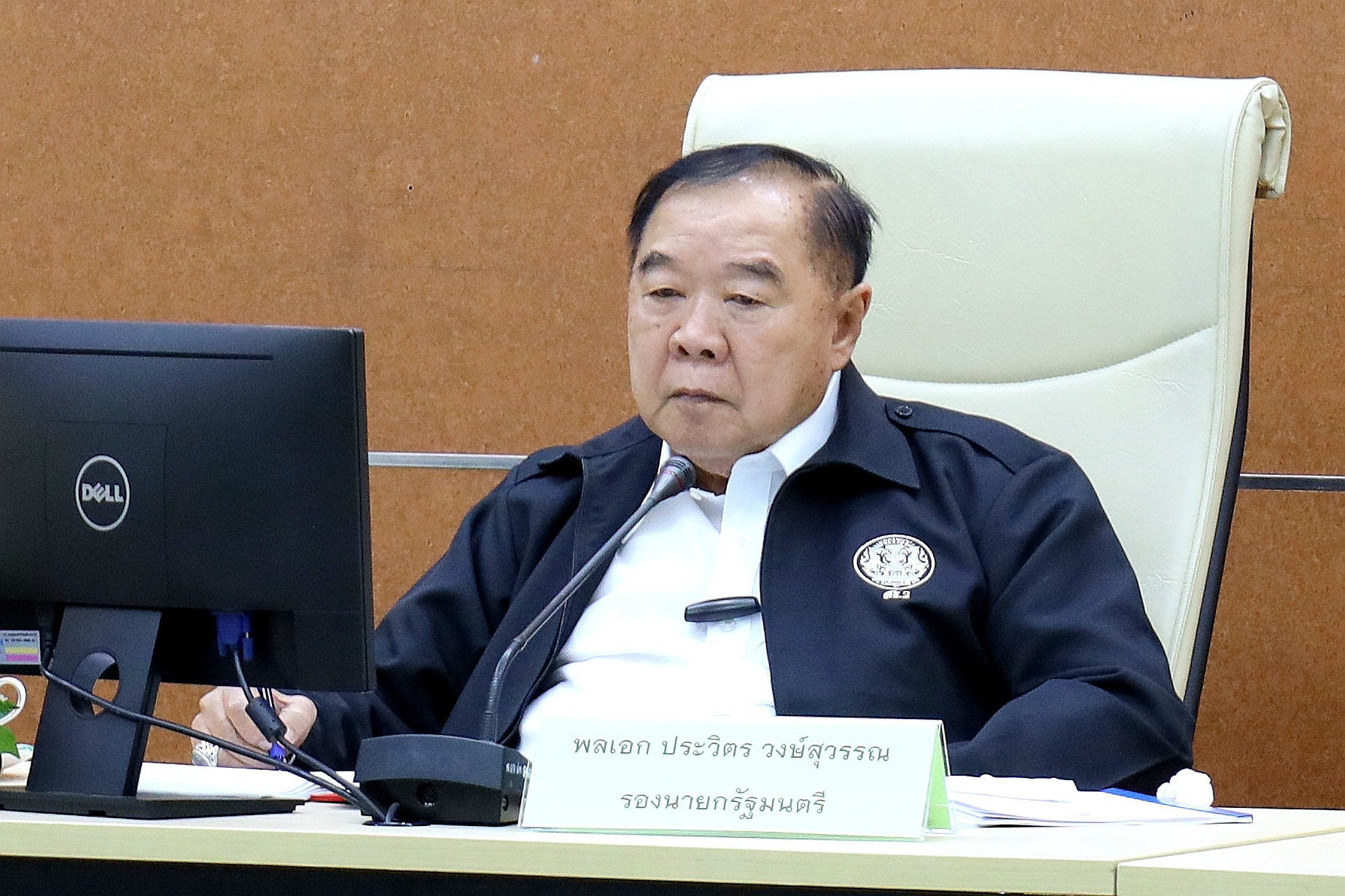 ประวิตร สั่งกวดขันเจ้าหน้าที่รัฐเครียด ครอบครองอาวุธปืน