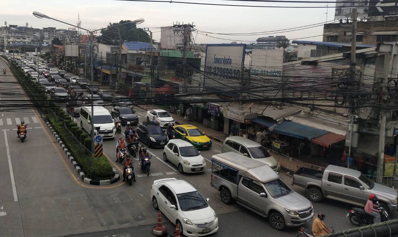 ส.ก.บางรักจี้ กทม. เร่งสร้างทางลัดตัดถนนย่อย แก้ปัญหาการจราจร