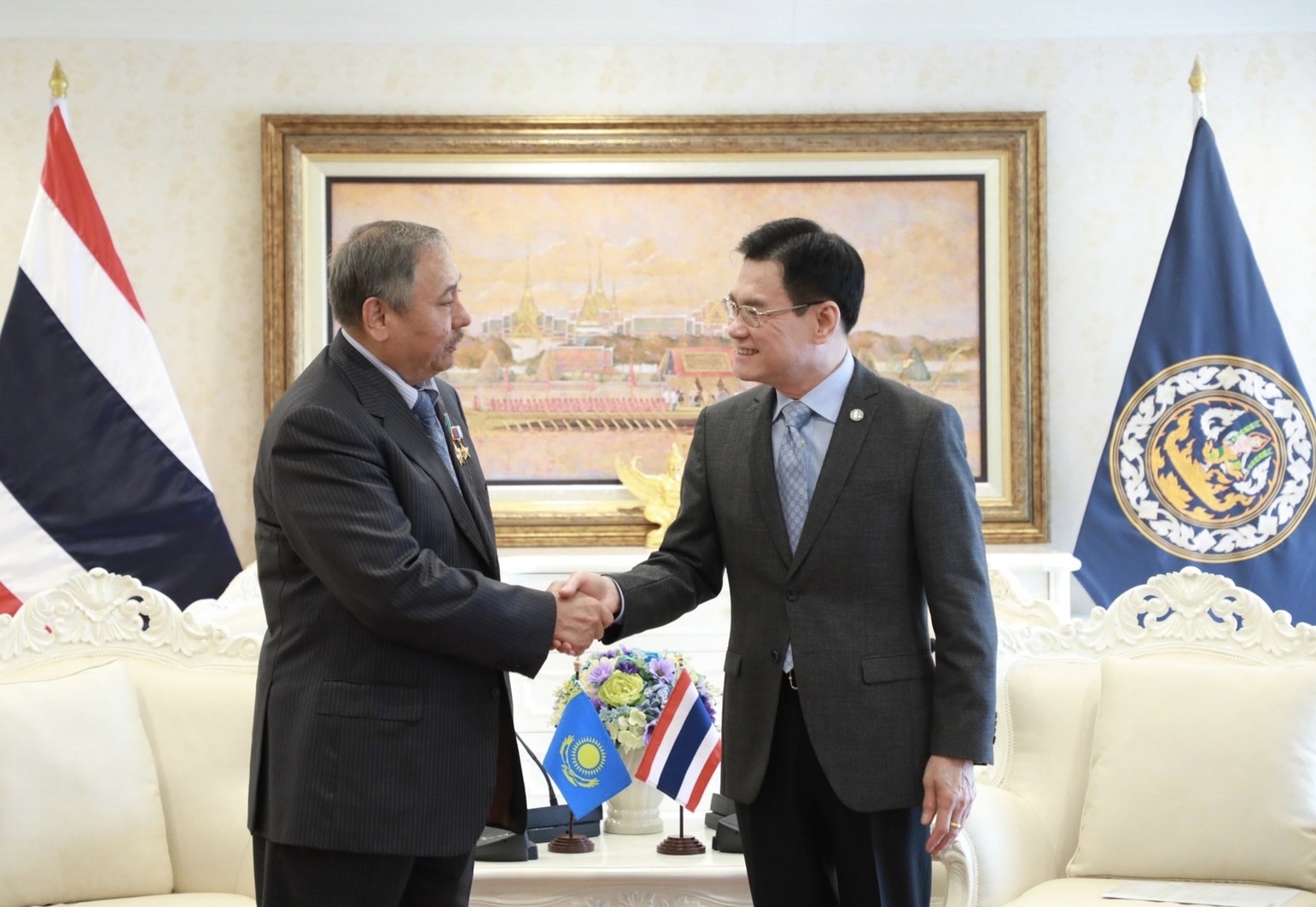 “จุรินทร์” ถกวุฒิสมาชิกคาซัคสถาน เจรจาเป็นแหล่งนำเข้าปุ๋ยแทนรัสเซีย-เบลารุส