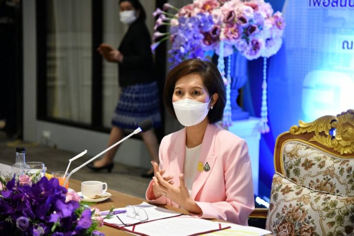 ตรีนุช เทียนทอง ตรีนุช เทียนทอง