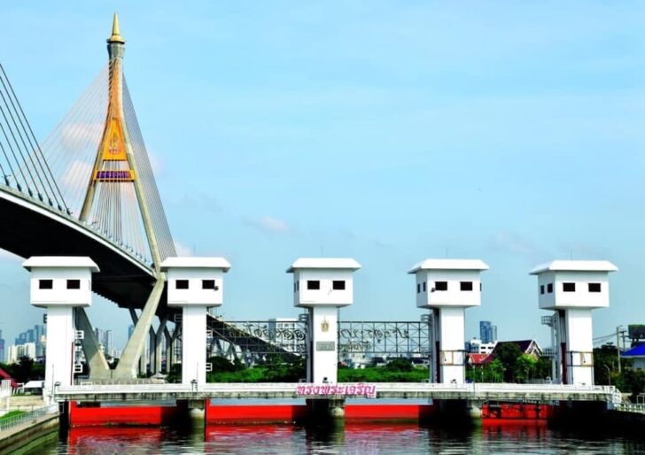 ประตูระบายน้ำคลองลัดโพธิ์ ประตูระบายน้ำคลองลัดโพธิ์