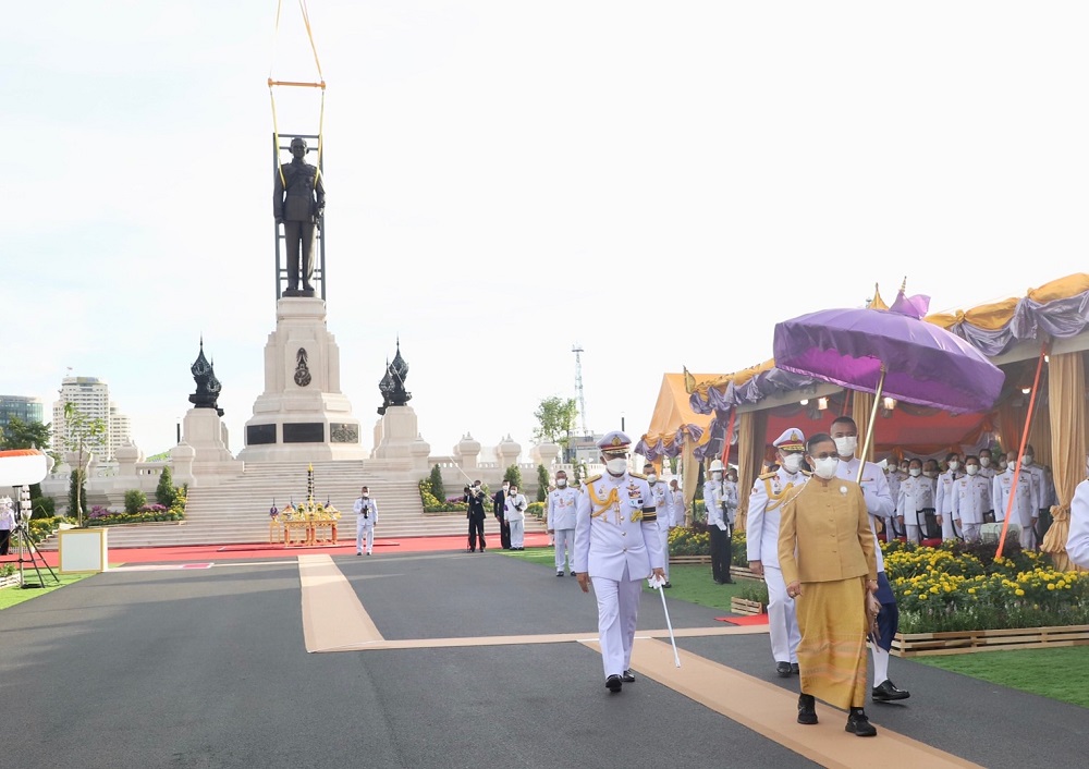 กรมสมเด็จพระเทพ พระบรมราชานุสาวรีย์ รัชกาลที่ 9