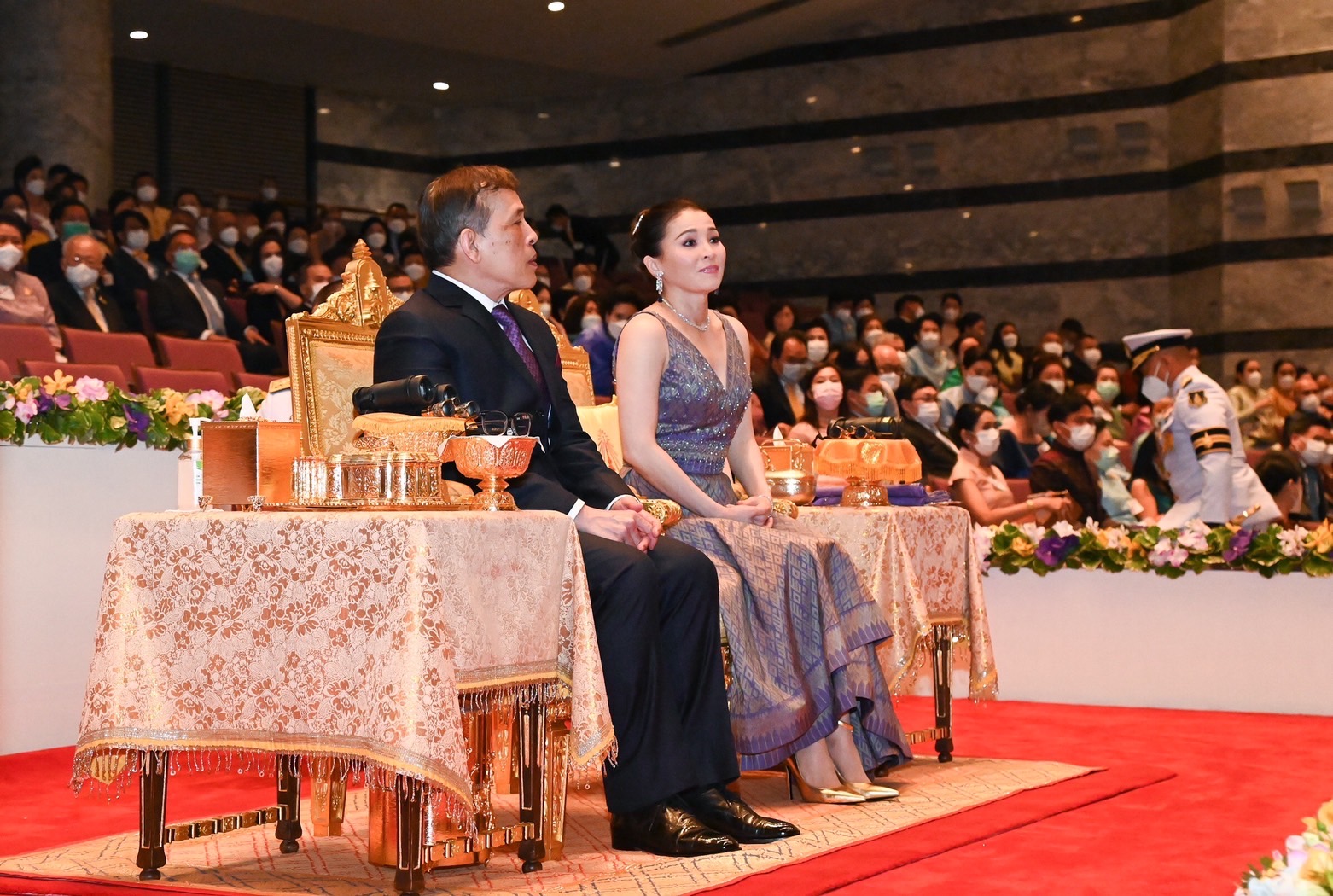 ในหลวง พระราชินี เสด็จฯทอดพระเนตรโขนรามเกียรติ์ ตอนสะกดทัพ