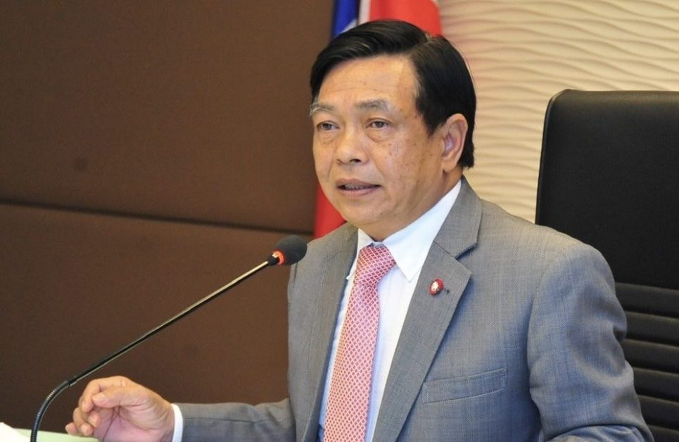 อลงกรณ์ พลบุตร