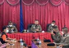 ในหลวง ทรงรับผู้เสียชีวิต บาดเจ็บเหตุกราดยิงไว้ในพระบรมราชานุเคราะห์ ดำรงศักดิ์ กิตติประภัสร์ ผบ.ตร.