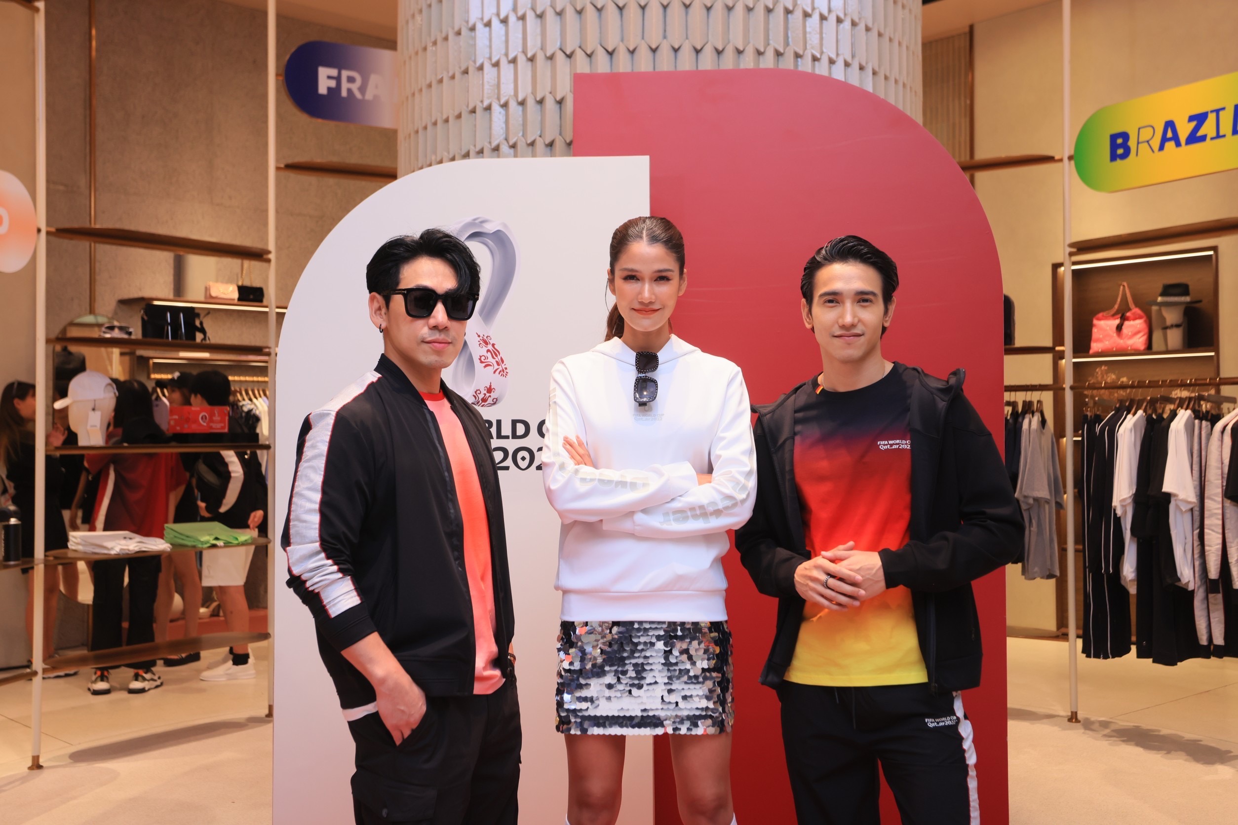 JASPAL เชิญ ก็อต-แนท-ดีเจเพชรจ้า อวดเสื้อเชียร์บอลโลก ลิขสิทธิ์ FIFA