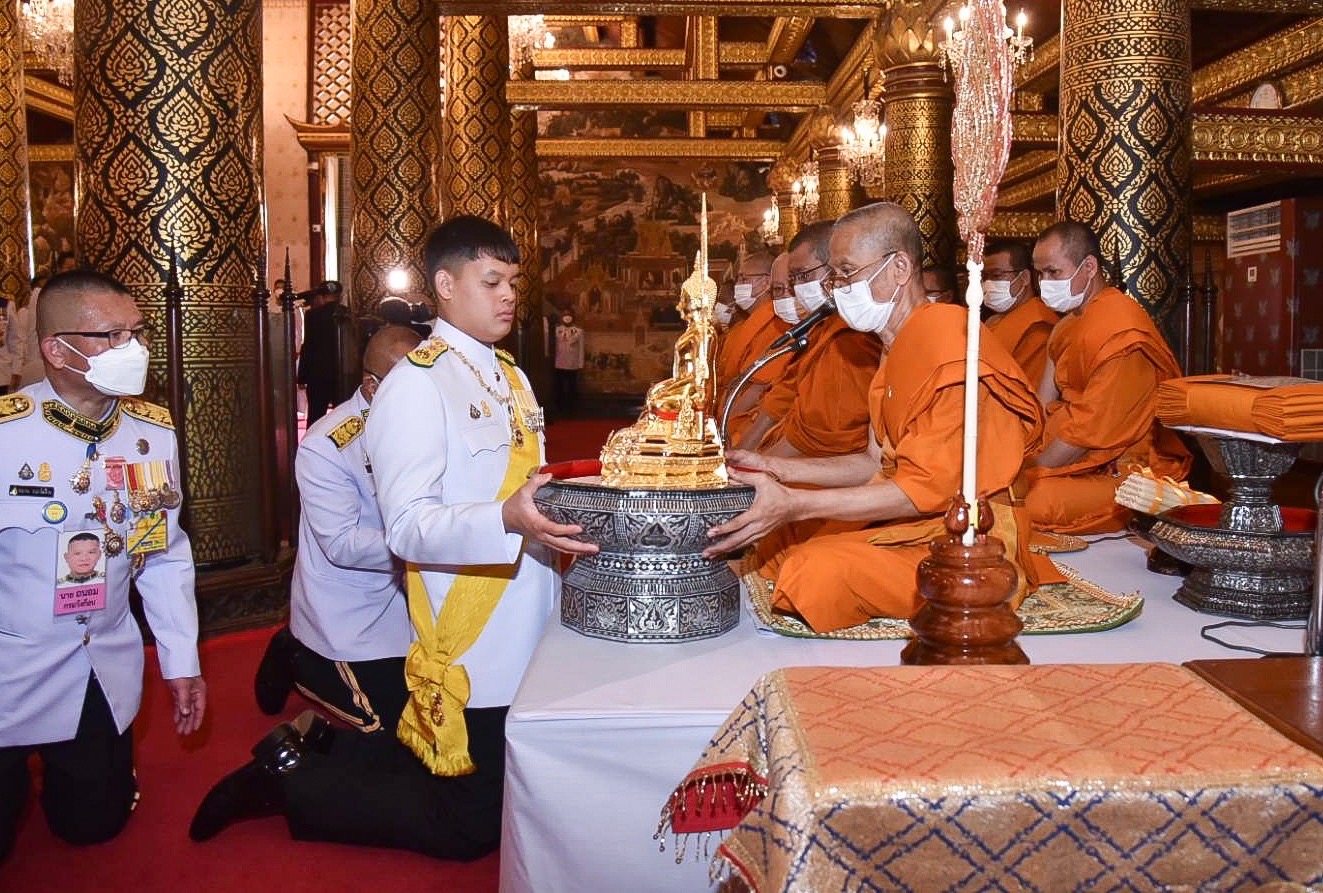 โปรดเกล้าฯ เจ้าฟ้าทีปังกรรัศมีโชติ ถวายผ้าพระกฐิน วัดพระศรีรัตนมหาธาตุ พิษณุโลก