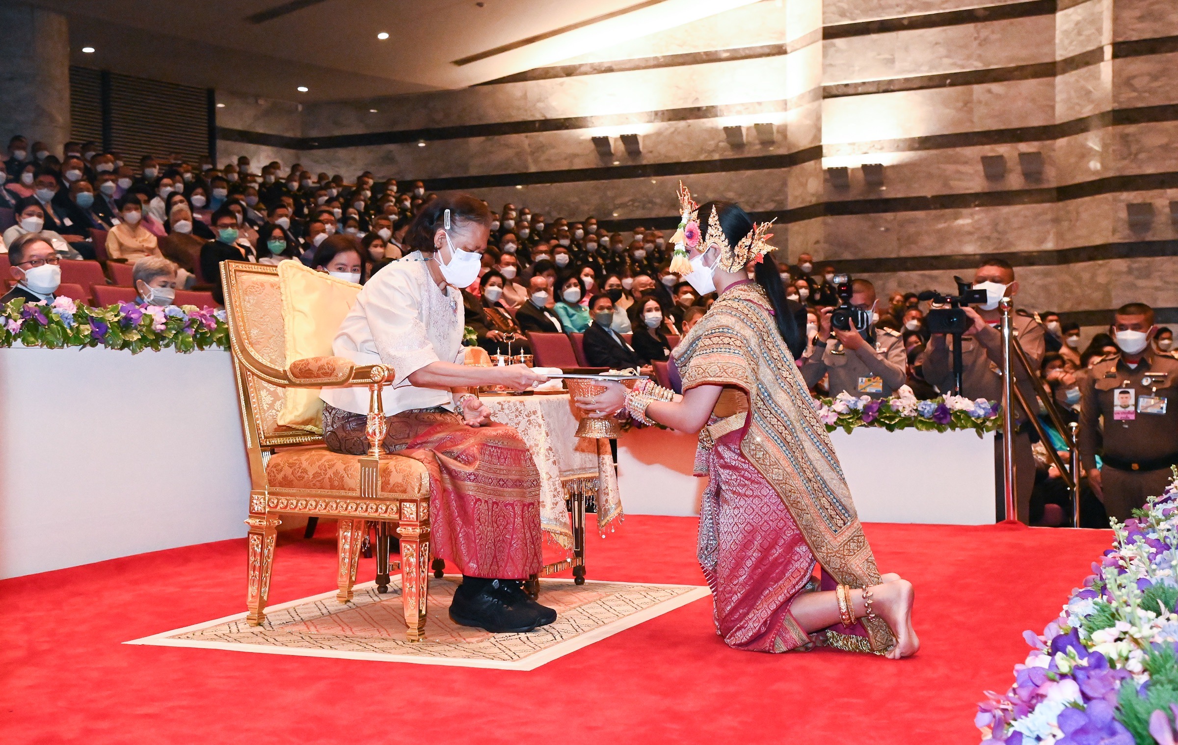 กรมสมเด็จพระเทพฯ ทอดพระเนตรโขนรามเกียรติ์ ตอนสะกดทัพ