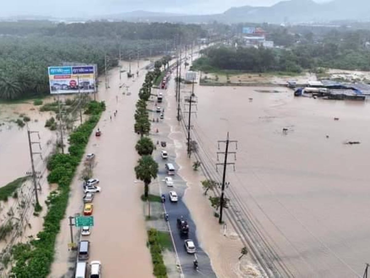 ภูเก็ตฝนตกไม่หยุด ย่านเศรษฐกิจ 3 อำเภอเสียหายเฉียด 2 พันครัวเรือน