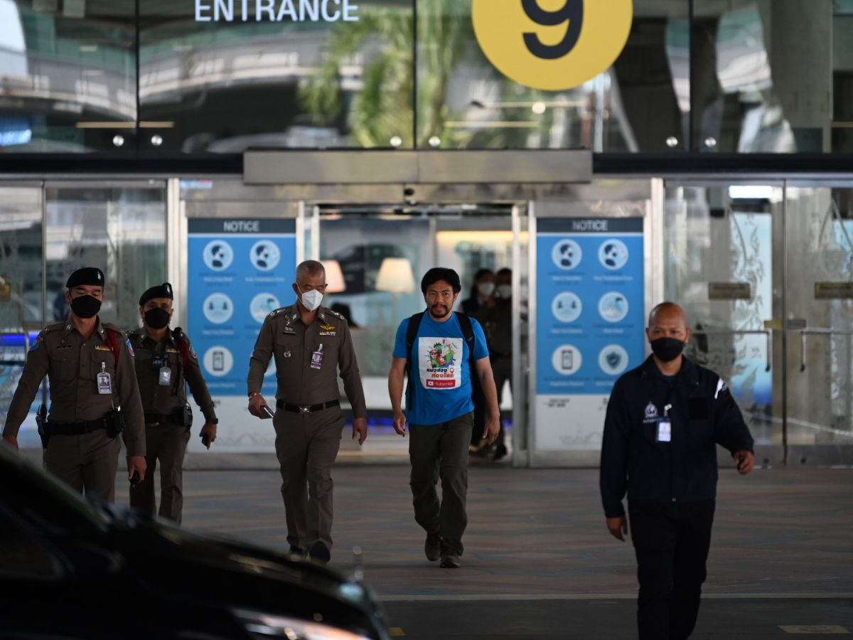 หมอสองถึงไทยแล้ว