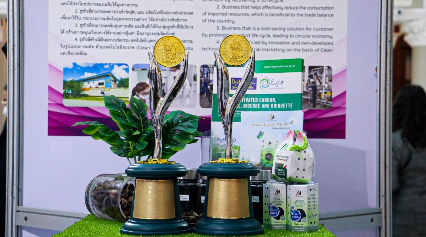บริษัท ไร้ท์ รีแอคติเวชั่น จำกัด (มหาชน) กวาด 2 รางวัล ต่อเนื่อง 3 ปี ซ้อนบนเวที The Prime Minister’s Industry Award 2022