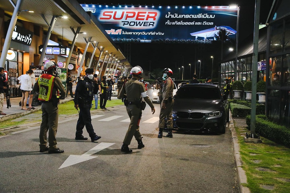 กวดขัน พ.ร.บ.จราจรใหม่ สน.ประชาชื่นจับรถหรูรถซิ่ง rest area ทางด่วนศรีรัช