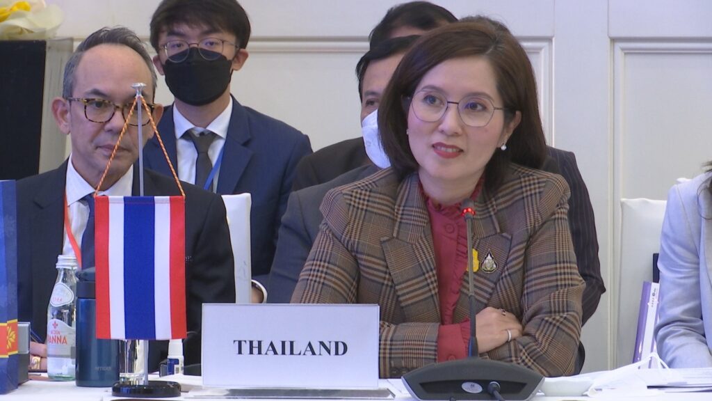 นางสาวตรีนุช เทียนทอง