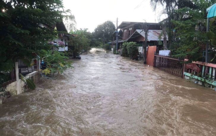 น้ำท่วม น้ำท่วม การช่วยเหลือ ประสบอุทกภัย