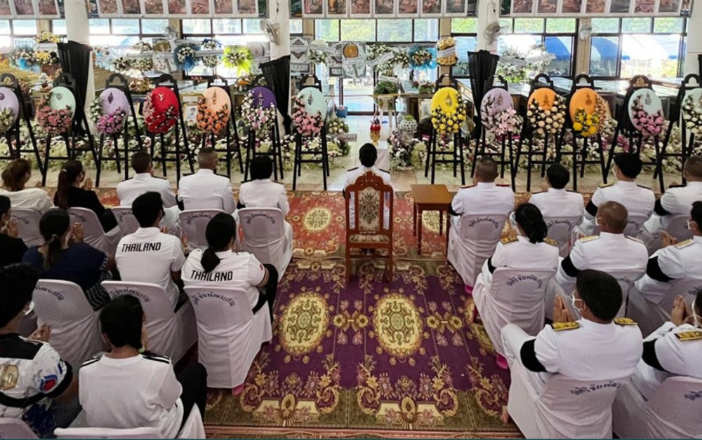 อัญเชิญน้ำหลวงอาบศพ พวงมาลาพระราชทาน เหยื่อเหตุรุนแรงหนองบัวลำภู