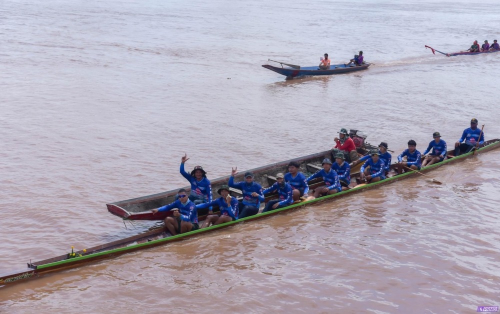 ออกพรรษา มุกดาหาร จัดแข่งเรือยาวไทย-ลาว ประจำปี 2565