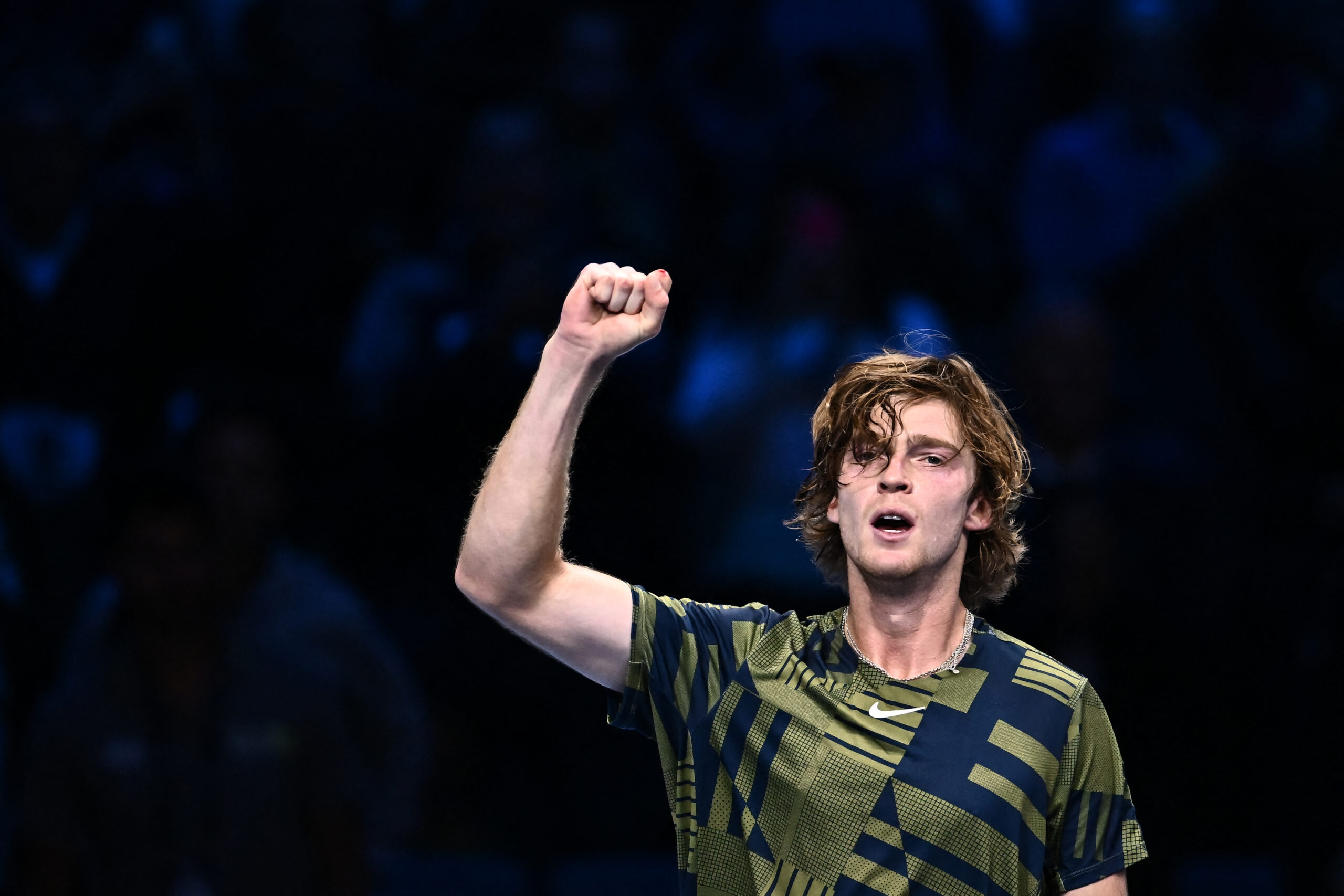 นักเทนนิสรัสเซีย เขียนข้อความเรียกร้องความสงบ หลังแข่ง ATP Finals