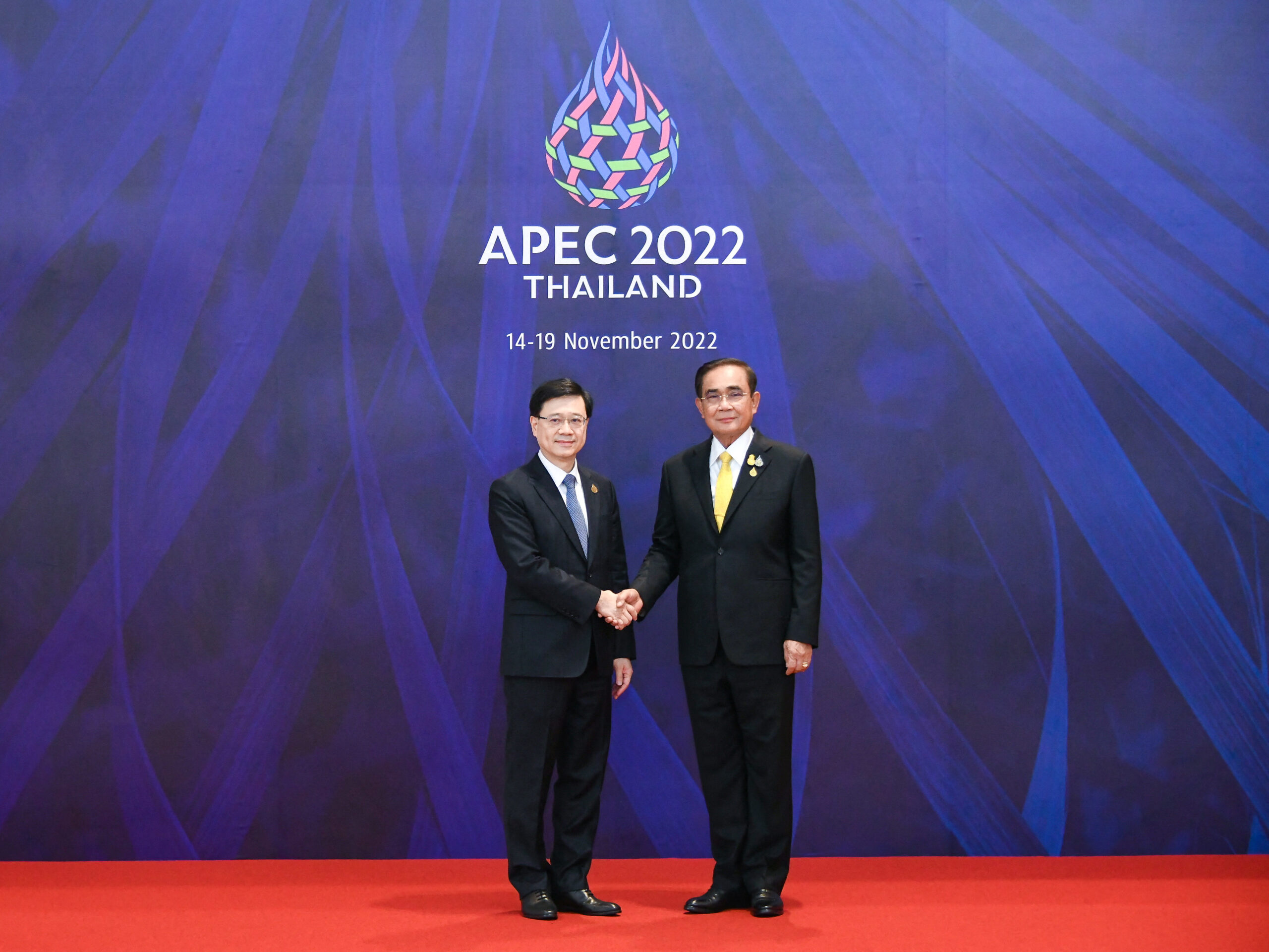 จอห์น ลี ผู้นำฮ่องกงติดโควิด หลังกลับจากประชุมเอเปคที่ไทย
