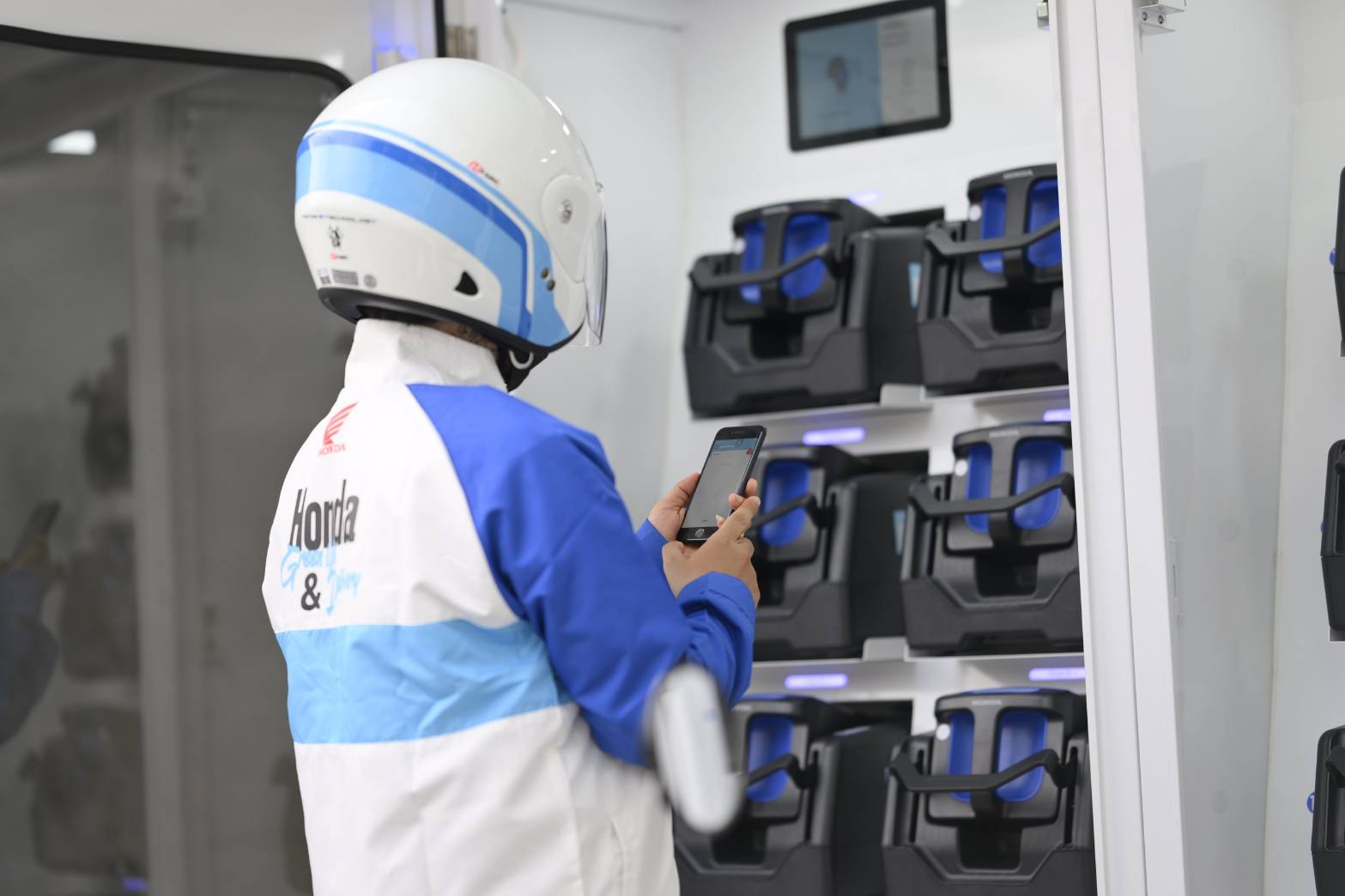 กสิกรไทย-ไทยฮอนด้า ติดตั้งสถานีเปลี่ยนแบตเตอรี่นำร่อง 3 แห่ง รุกธุรกิจ EV Bike