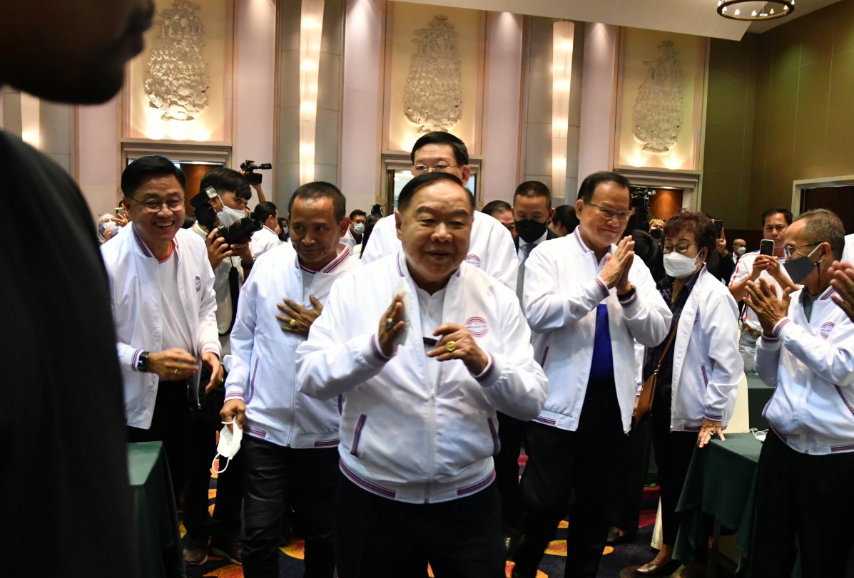 ประวิตร ลั่น พลังประชารัฐเป็นหนึ่งเดี่ยว มั่นใจ ส.ส.ไม่ทิ้งพรรค