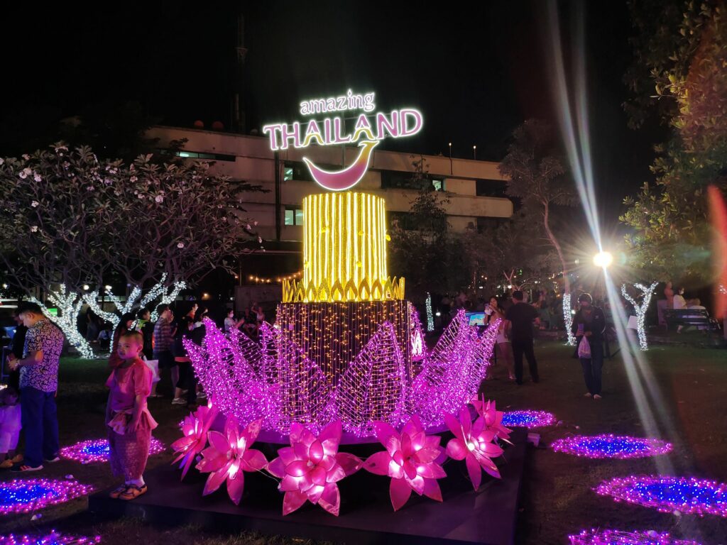 งาน “สีสันแห่งสายน้ำ มหกรรมลอยกระทง ปี 2565” ที่
