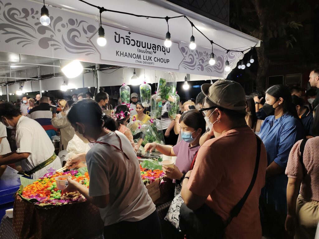 งาน “สีสันแห่งสายน้ำ มหกรรมลอยกระทง ปี 2565”