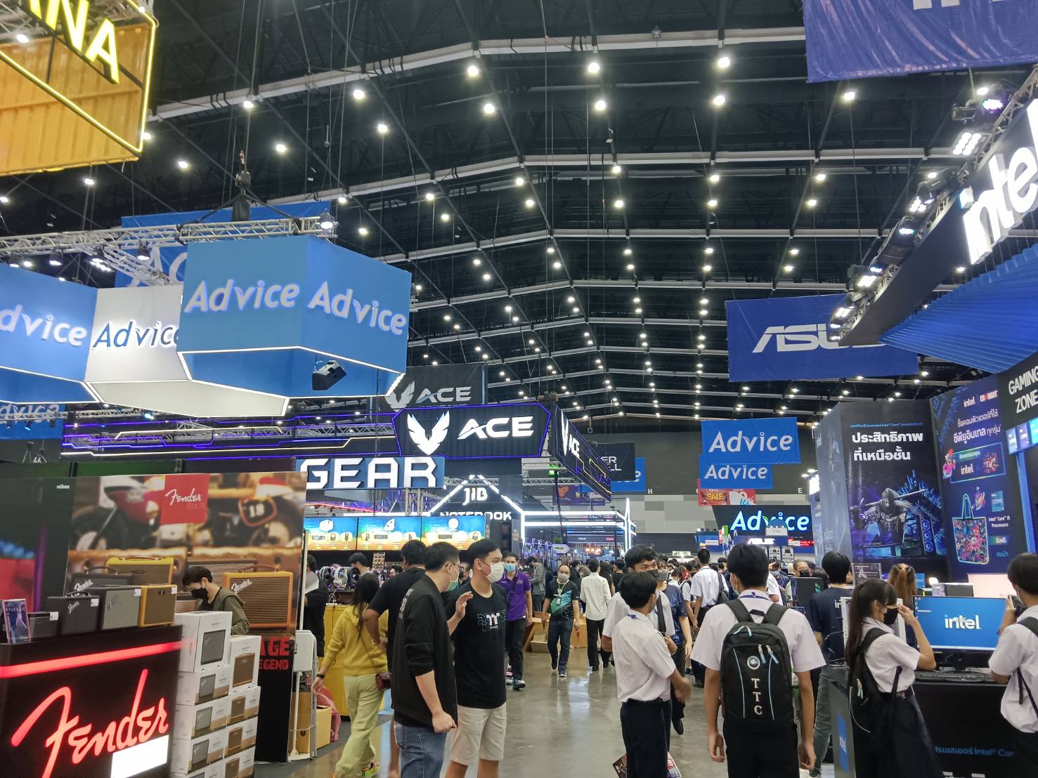 เปิดโปรเด็ด คอมมาร์ต เค้นกำลังซื้อส่งท้ายปี