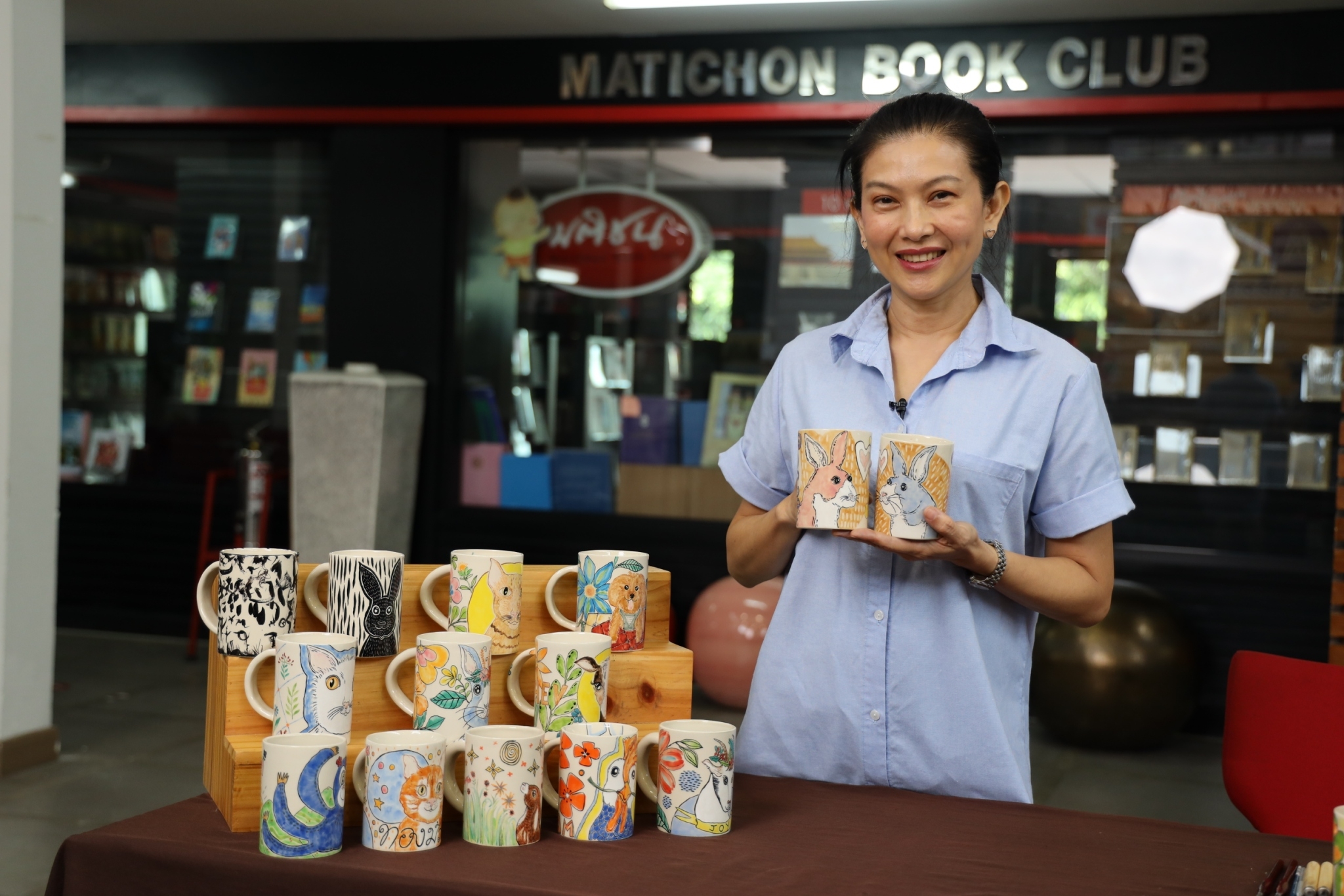 ‘เพ้นท์แก้วเซรามิค’ สร้างสุข งานอดิเรกแสนรักของสาวนักประชาสัมพันธ์ เหน่ง – ปิยะรัฐ เทศดนตรี