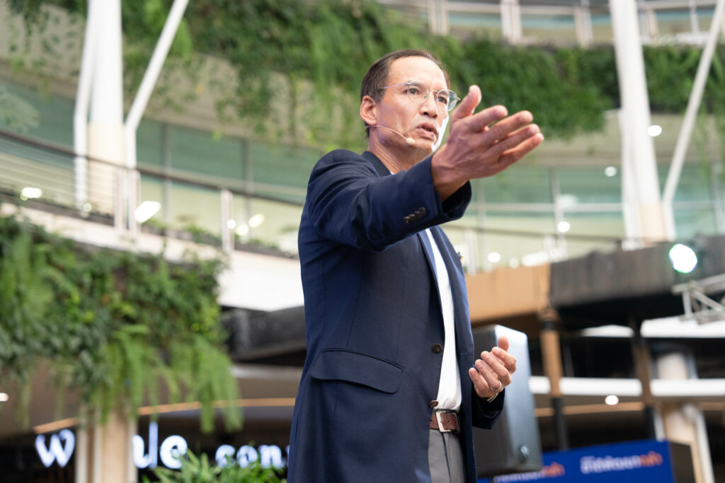 กรณ์ จาติกวณิช