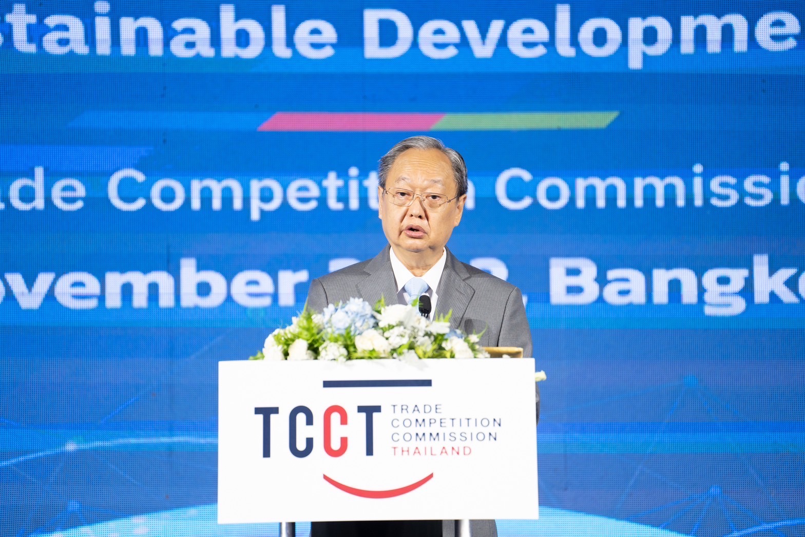 สนธิรัตน์ ชี้ กขค. หน่วยงานสำคัญต้องปรับกฎหมายการแข่งขันรับมือโลกร้อน