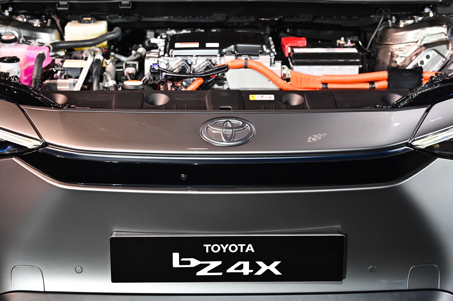 โตโยต้า bZ4X