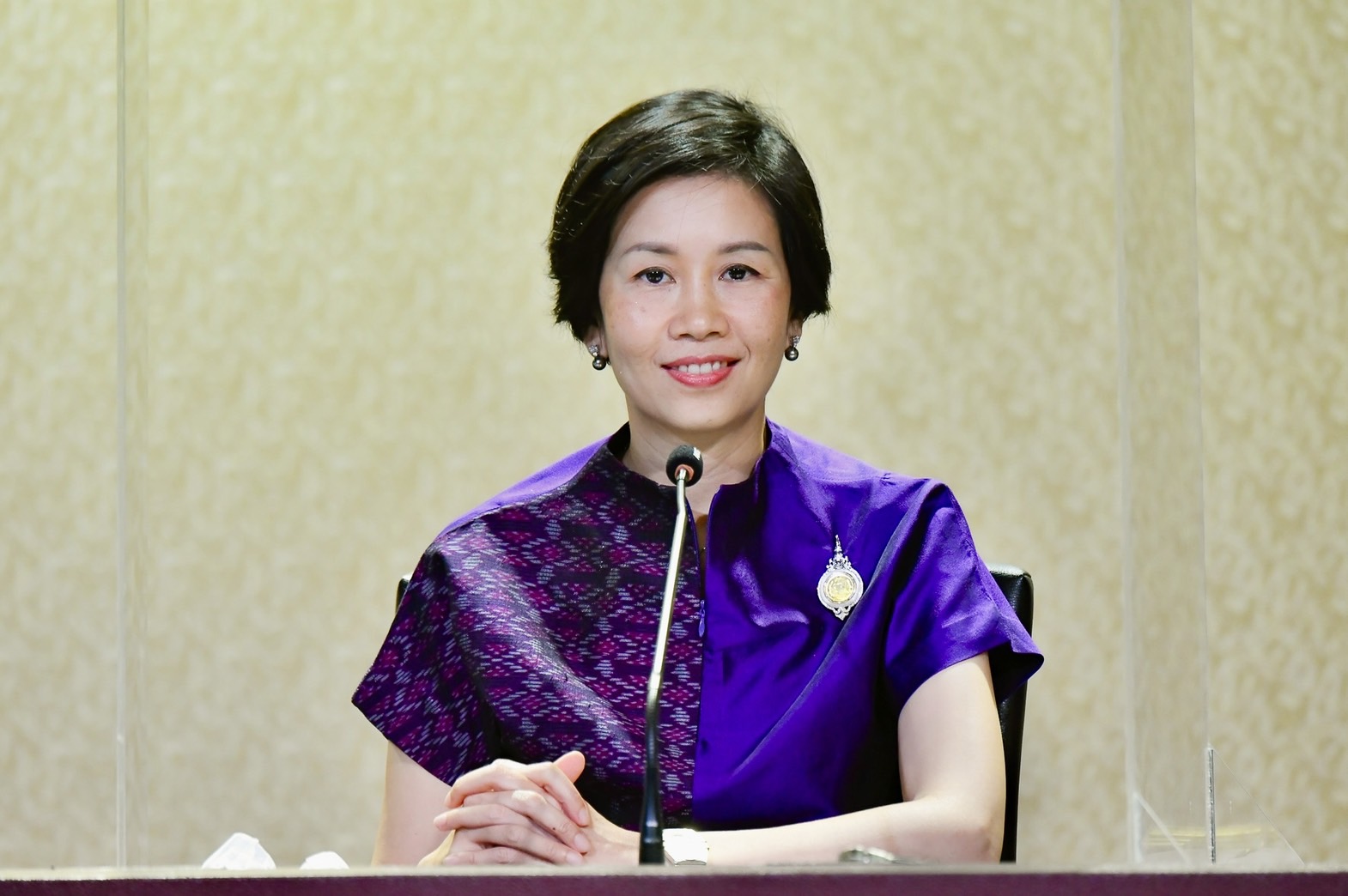 .รัฐบาลเผยปีงบ 65 เก็บรายได้เกินเป้า 1.51 แสนลบ.-กู้น้อยลง 4.7 หมื่นลบ..