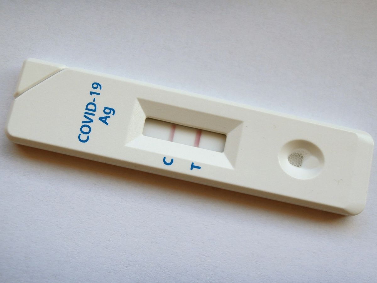 ผู้ป่วยโควิดติดเชื้อนาน 411 วัน หายป่วยแล้ว นักวิจัยอังกฤษเผยวิธีรักษา