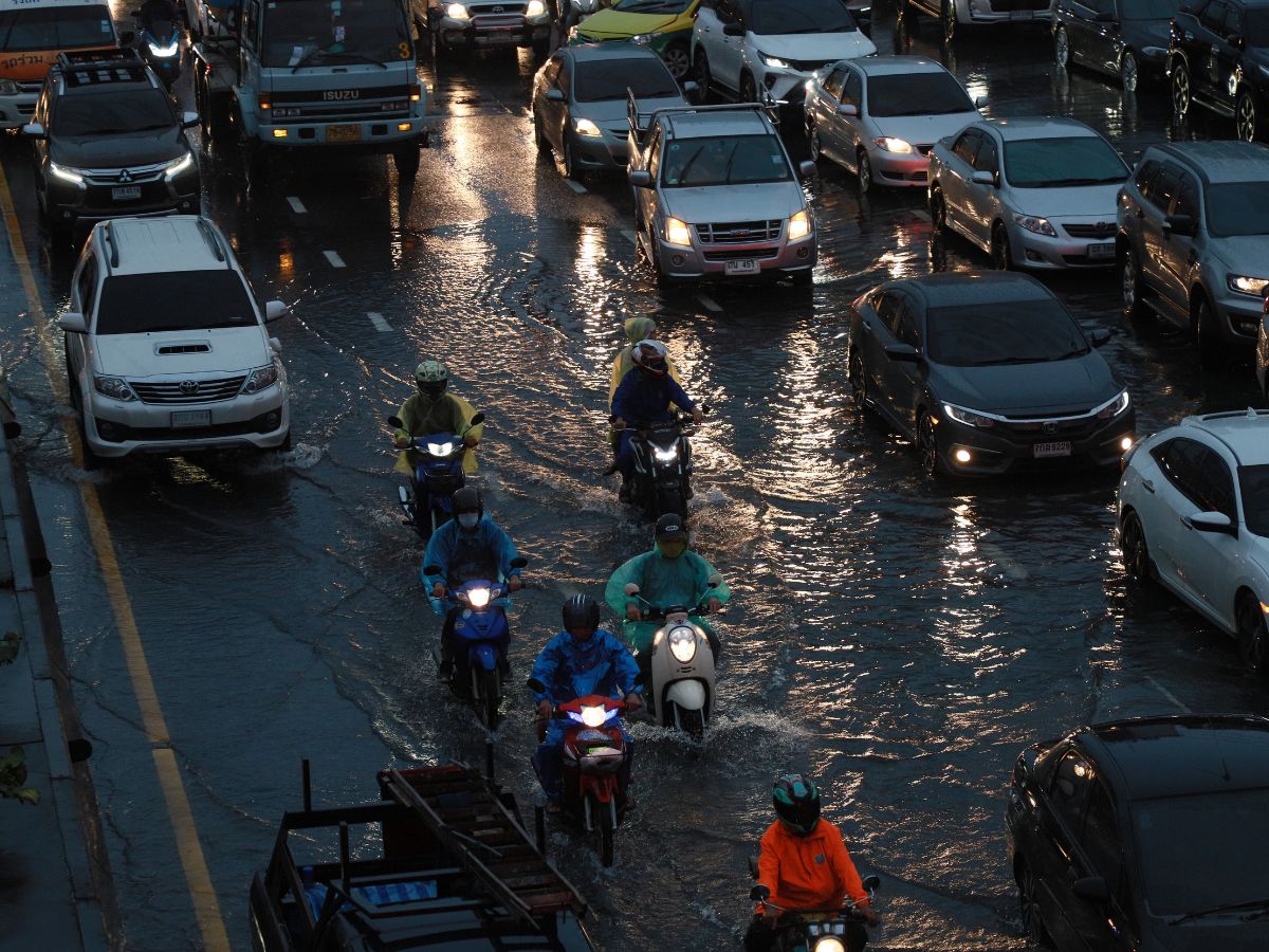 กรมอุตุฯประกาศฉบับ 1 ฝนตกหนักมาก เสี่ยงน้ำท่วม คลื่นสูง 22-24 พ.ย.