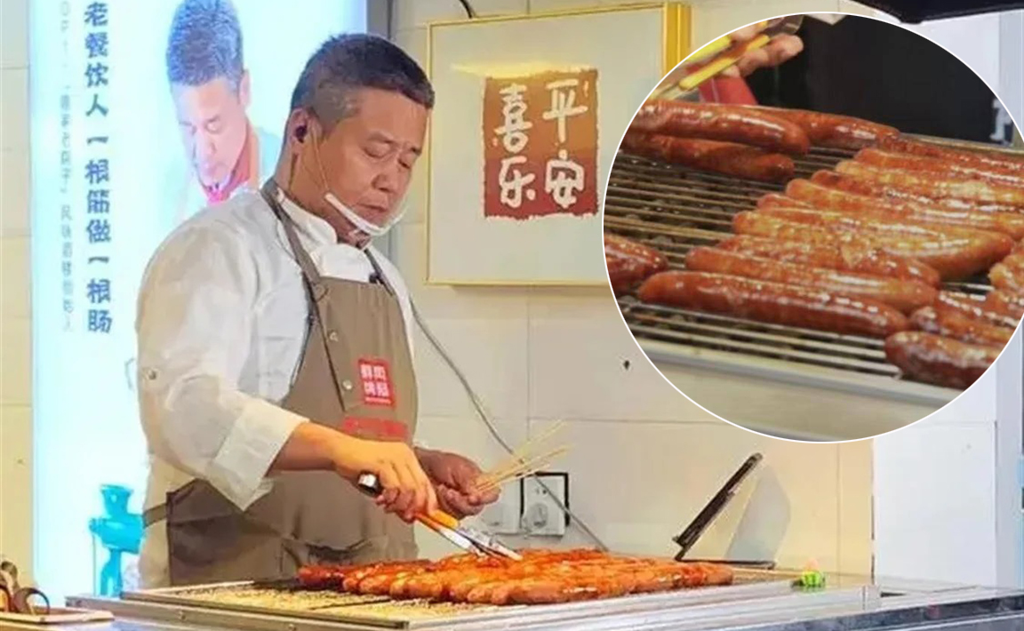 ชีวิตมีขึ้นมีลง อดีตเศรษฐีจีนปิ้งไส้กรอกล้างหนี้ 230 ล้าน ขายริมถนน
