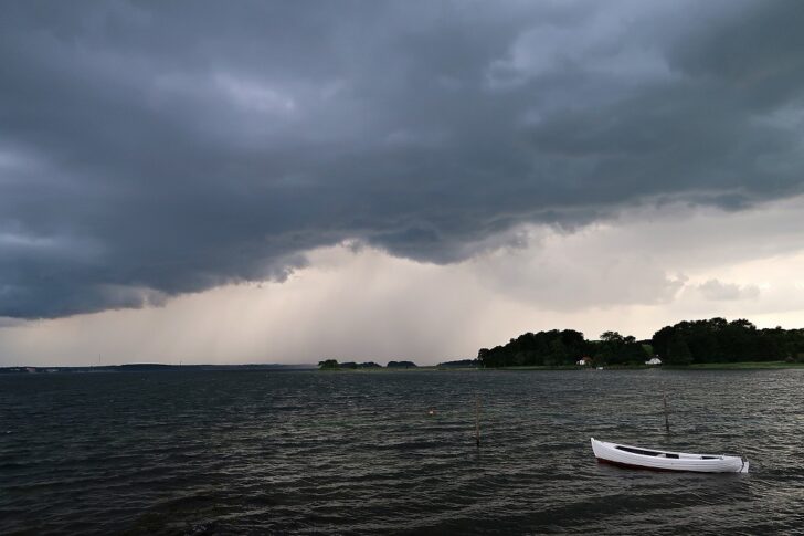 ทะเล ภาคใต้ ฝนฟ้าคะนอง