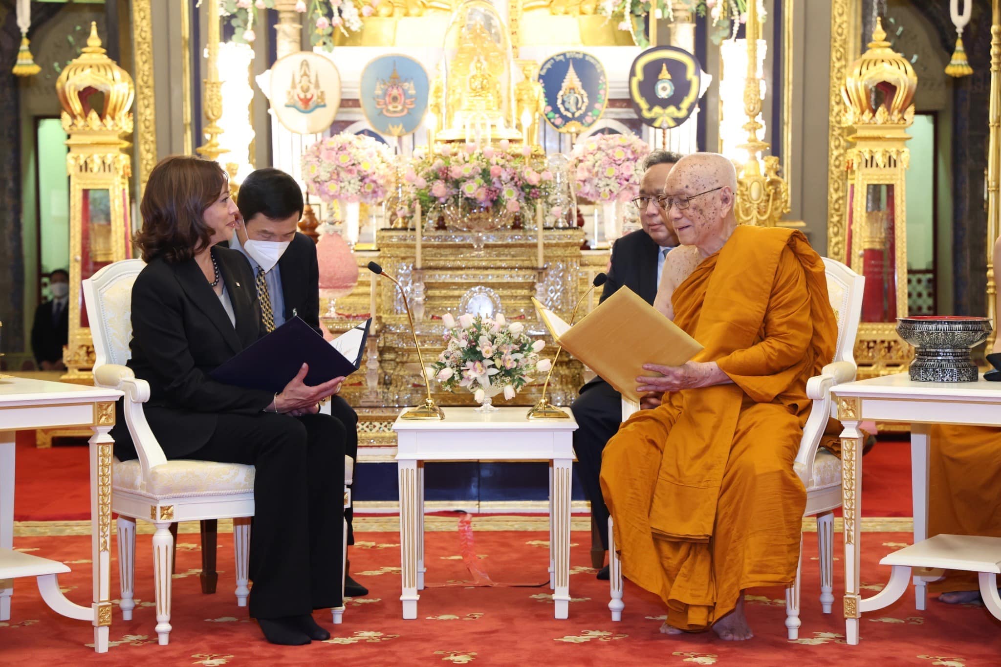 กมลา แฮร์ริส เข้าเฝ้า สมเด็จพระสังฆราช ได้รับธรรมภาษิตสู่ความเจริญ