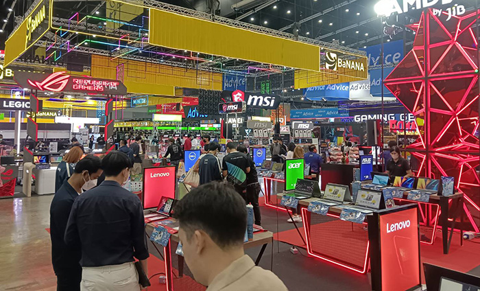 งานคอมมาร์ตคึกอัดโปรแรง ปลุกมู้ดจับจ่าย “สินค้าไอที” ผ่อนนาน 3 ปี