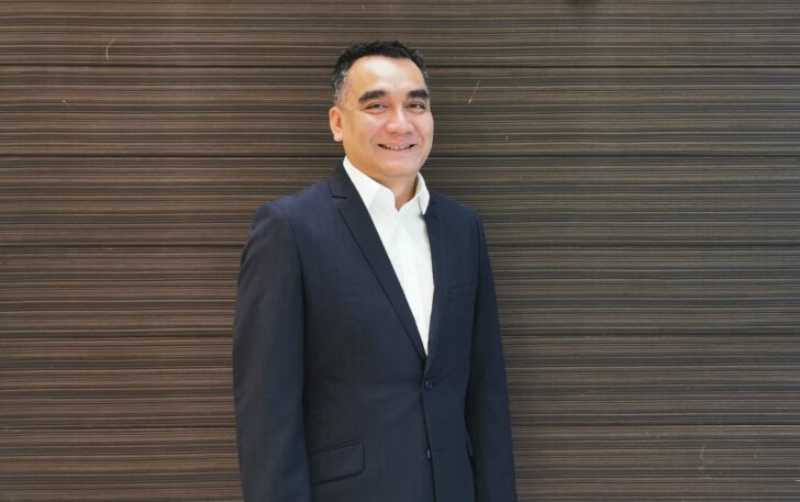 นายพรชลิต พลอยกระจ่าง รองกรรมการผู้จัดการ Head of Real Estate Infrastructure Investment บริษัทหลักทรัพย์จัดการกองทุนรวม บัวหลวง จำกัด นายพรชลิต พลอยกระจ่าง