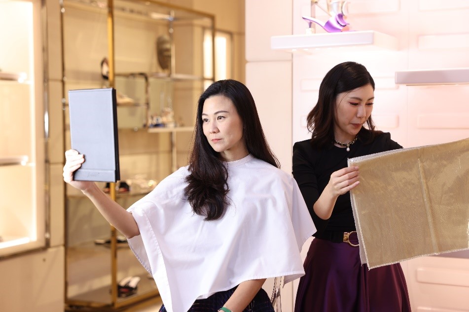 ธนาคารยูโอบี ประเทศไทยจับมือ Roger Vivier จัดกิจกรรมเวิร์กชอป การค้นหาสีที่เหมาะกับโทนผิว ซึ่งออกแบบมาเพื่อลูกค้ายูโอบีโดยเฉพาะ
