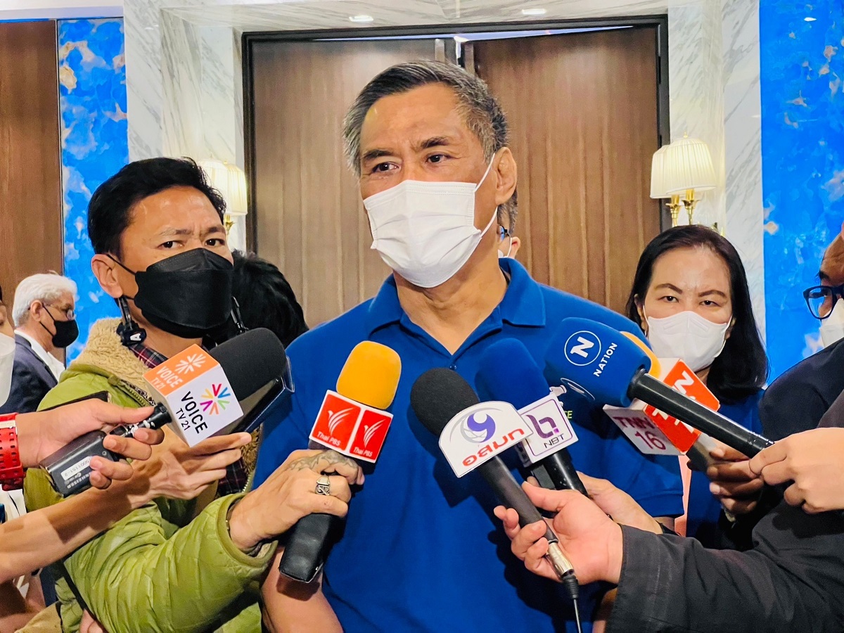 กกต. ตั้งลูก สอบปม สายัณห์ พลังประชารัฐ แจกปฏิทินรูปคู่ “ประยุทธ์”