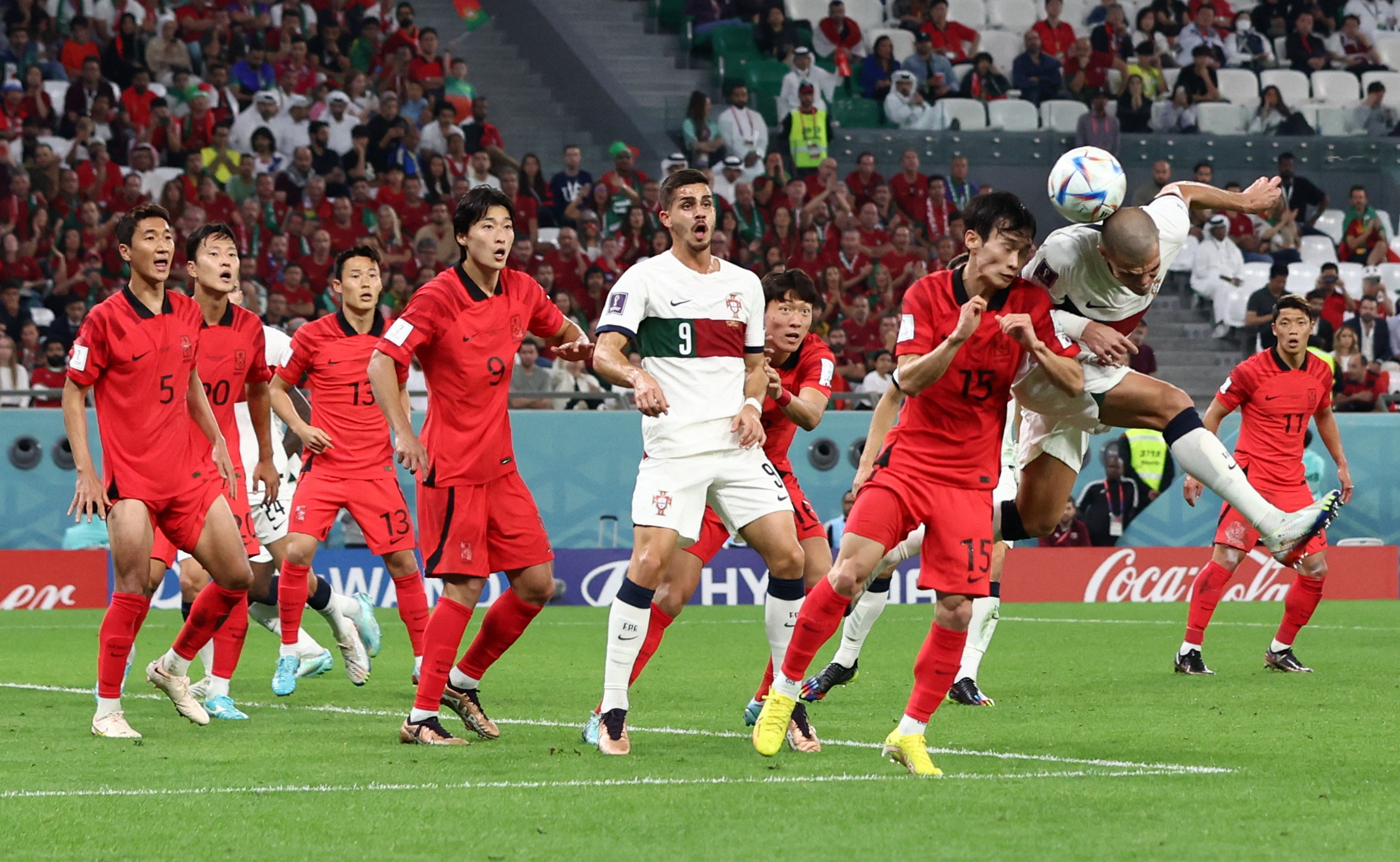 เกาหลีใต้ พลิกชนะ 2-1 เข้ารอบพร้อมโปรตุเกส