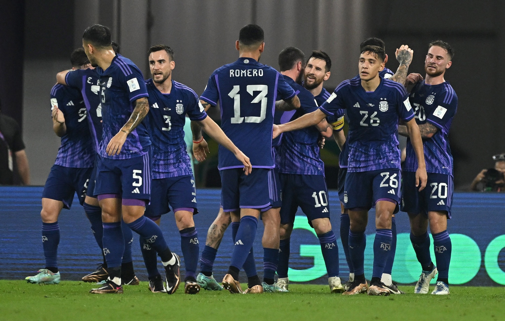 ฟุตบอลโลก 2022 อาร์เจนตินา ชนะ โปแลนด์ 2-0 กอดคอกันเข้ารอบ 16 ทีม