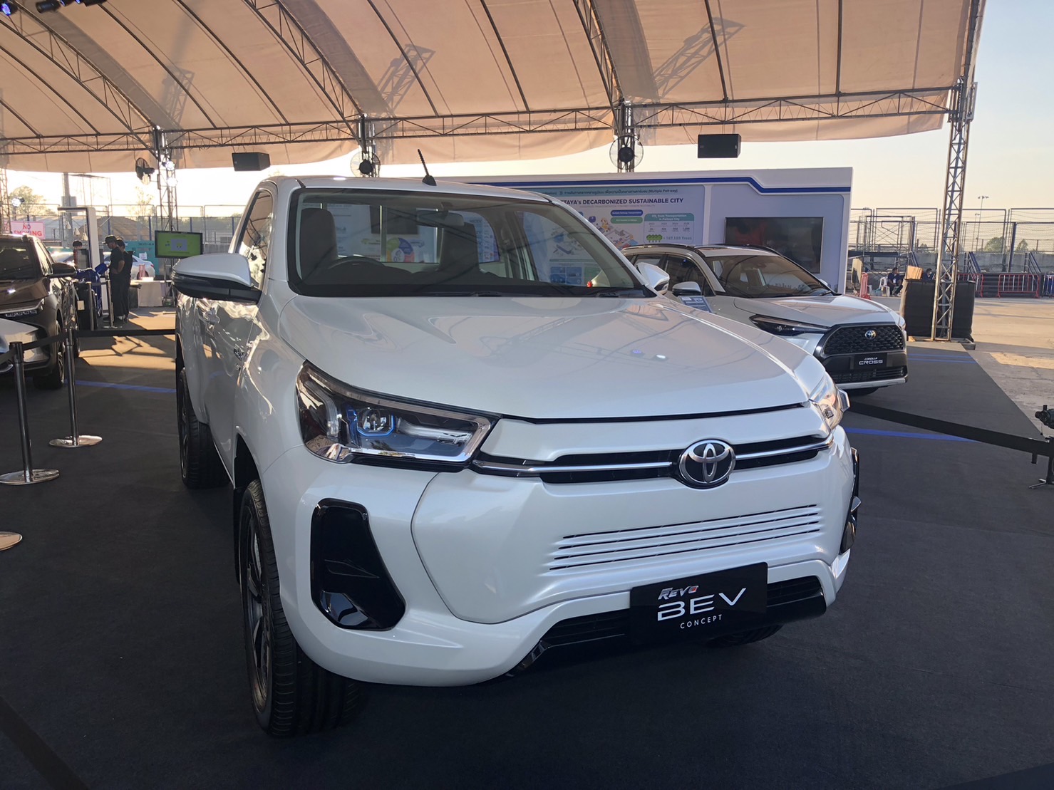 ชมคันจริง กระบะไฟฟ้าไฮลักซ์  รีโว่ – กระบะ IMV 0