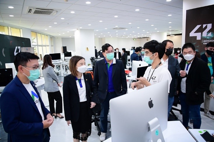 AXONS จับมือ 42 Bangkok พัฒนาโปรแกรมเมอร์รุ่นใหม่ หนุนภาคการเกษตรไทยก้าวสู่ยุคดิจิทัล