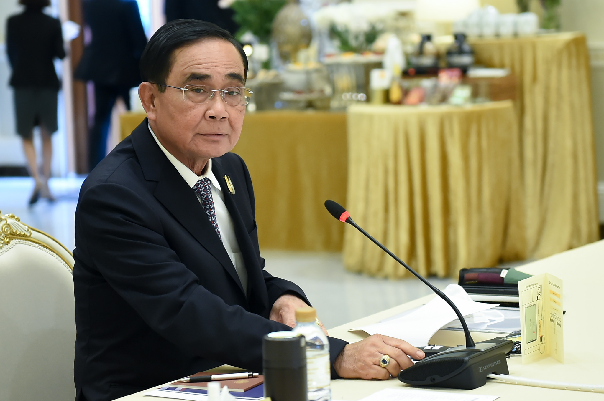 ประยุทธ์ รอเวลาตัดสินใจทำการเมือง แจ้งรัฐมนตรี พร้อมทำงานต่อ