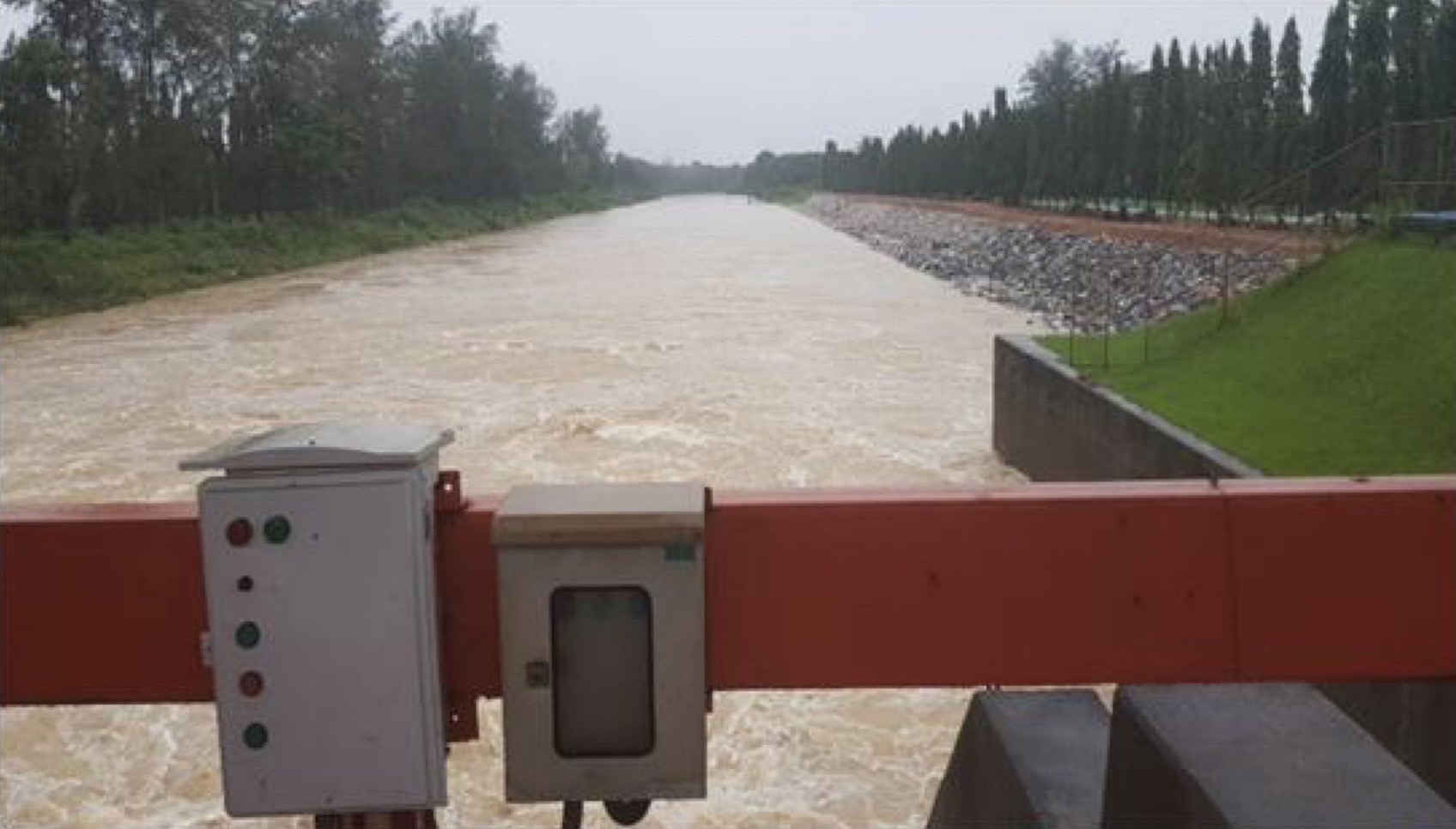 กรมชลประทานจับตาฝนตกหนักภาคใต้ เร่งช่วยเหลือพื้นที่น้ำท่วม