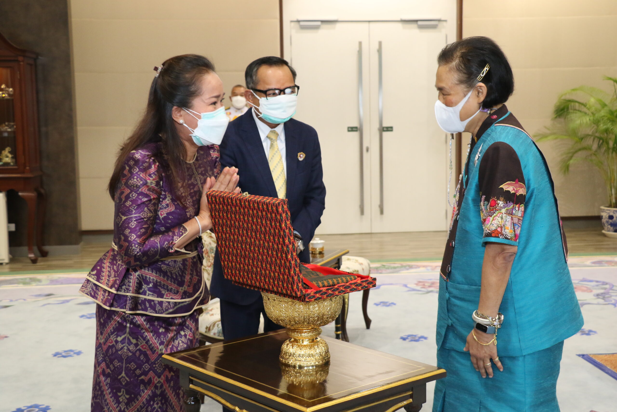 กรมสมเด็จพระเทพฯ เสด็จออก ณ วังสระปทุม ทูตกัมพูชา เฝ้าฯ
